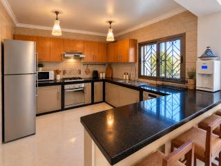 Luxury Villa with Private Pool, Daily Breakfast & Maid Included - 2
