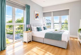 Modern Deluxe 2BR Apartment with a Seaview - 0