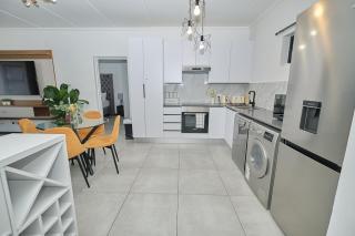 Medon Luxury Suites Bryanston - 9