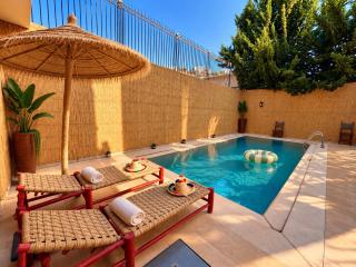 Luxury Villa with Private Pool, Daily Breakfast & Maid Included - 0