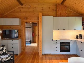 Mountain cottage with play room - close to cross-country ski trails & slopes - 8