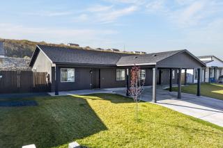 The Proper Stockton Townhouse 2BR Columbia River - 2