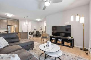 Poolside Apt Near University Research Park - 0