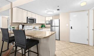14th Floor Airy Condo On-site bar & restaurant Pool w splash pad - Destin - 1