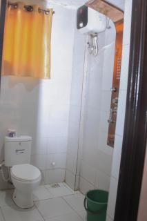 Roseville Hotel & Suites - 1