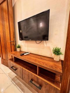 DHA Phase 6 Lahore - Budget Rooms - Near Raya and Dolmen Mall - 6