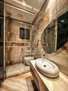 DHA Phase 6 Lahore - Budget Rooms - Near Raya and Dolmen Mall - 3
