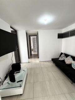 Comodo Apto de 3 Hab con Piscina y Balcón - 6