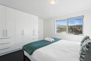 Spacious Modern Home - 6