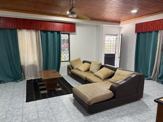 Affordable 3 Bedroom Family Stay - 0