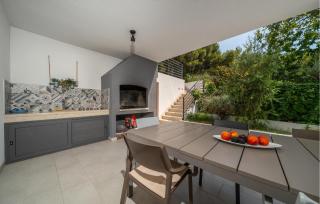 Gorgeous Home In Bast With Private Swimming Pool, Can Be Inside Or Outside - 3