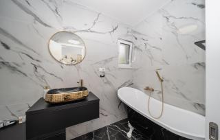 Gorgeous Home In Bast With Private Swimming Pool, Can Be Inside Or Outside - 5