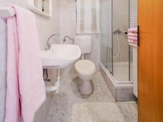 Adorable apartment with swimming pool and terrace - Ljubač - 8