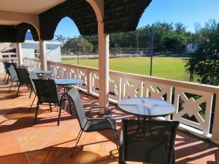 Spacious Villa with Pool and 10 Bedrooms in Quatre Cocos - 8