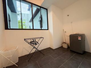 The Cove Premium Suites 7-13pax by IWH Suites - 5