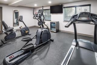 Red Lion Inn and Suites Everett - Everett - 4