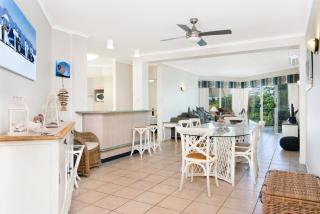 Trinity Waters Boutique Beachfront - Trinity Beach - 2