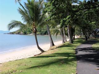 Trinity Waters Boutique Beachfront - Trinity Beach - 3