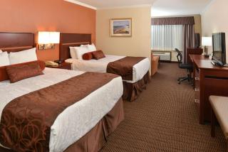 Best Western Plus Landmark Inn - 1