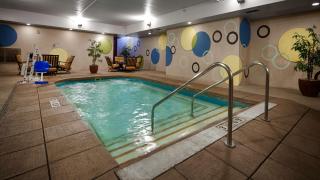Best Western Plus Sandusky Hotel & Suites - Sandusky - 9