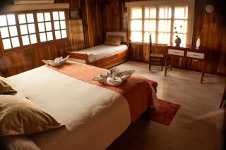 The Wooden House Hotel - Puerto Villamil - 1