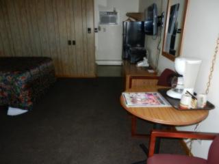 Paintbrush Motel - 3