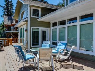 Beautiful Lakefront Custom - 3