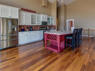 Beautiful Lakefront Custom - 1