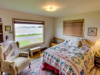 Lopez Island Agate Beach Waterfront Home - 1