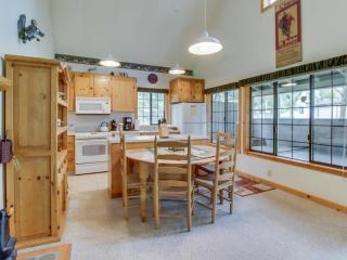 Circle 4 Ranch 31 | Discover Sunriver - 2