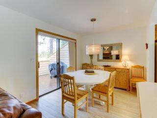 Fairway Village 28 | Discover Sunriver - 1
