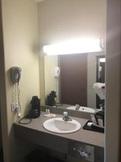 Super 8 by Wyndham Barrie South - Barrie - 1