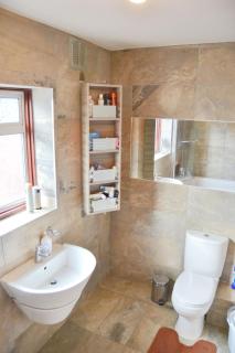 Superb Double Bedroom - 1