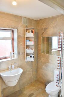 Superb Double Bedroom - London - 2