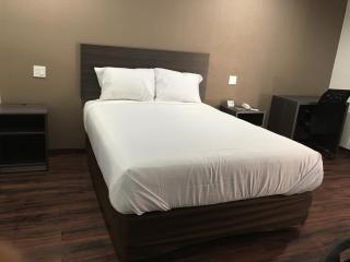 Baymont by Wyndham Bakersfield - Bakersfield - 1
