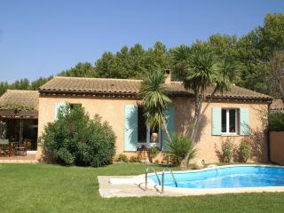 Holiday Home in Noves with Swimming Pool - Noves - 0