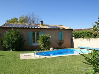 Holiday Home in Noves with Swimming Pool - Noves - 4