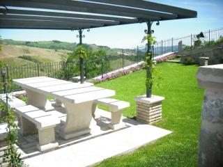 Belvilla by OYO Graceful Apartment with Garden - Petrella Guidi - 9
