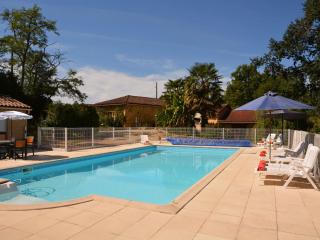 Apartment in France near Scenic Landmarks - Estang - 9