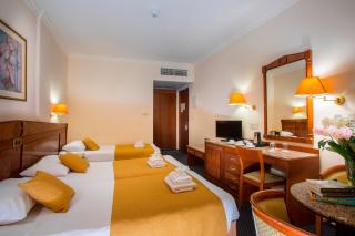 Kapetanios Limassol Hotel - Limassol - 2