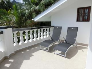 The Drake Seaside Apartment - Bel Ombre - 1