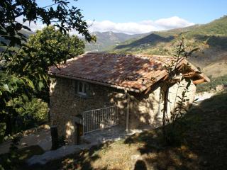 Stunning, detached holiday home on a hill - Saint-Pierre-de-Colombier - 2