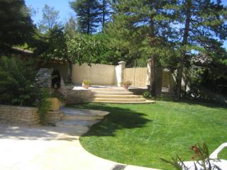 Attractive Holiday Home in C reste with Pool - Céreste - 6