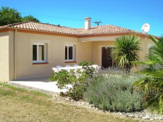 Detached villa in a beautiful area - La Croix-Blanche - 7