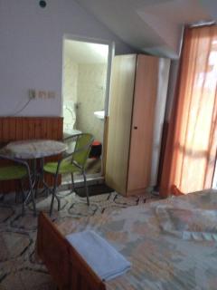 Central Guesthouse - 4