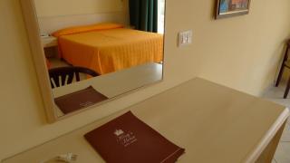 King's House Hotel Resort - 3