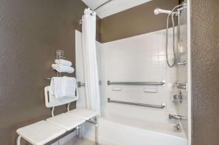 Super 8 by Wyndham Georgetown - Georgetown - 5