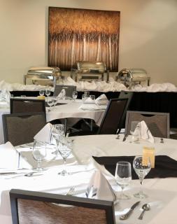 Best Western Plus Hilltop Inn - Redding - 2