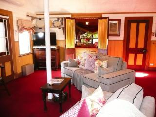 Madam Saddler - On Fraser Clunes - 3