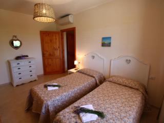 Farmhouse in Montalto near Sandy Beaches - 1